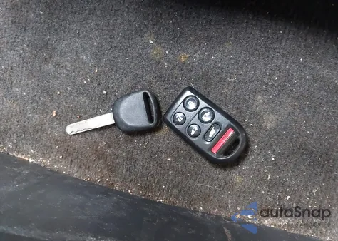 2008 Honda Odyssey Touring z USA, uszkodzony, nr VIN 5FNRL38978B004224